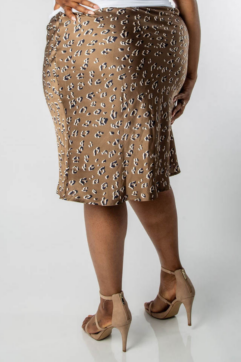PLUS SIZE SATIN LEOPARD PRINT MIDI SKIRT