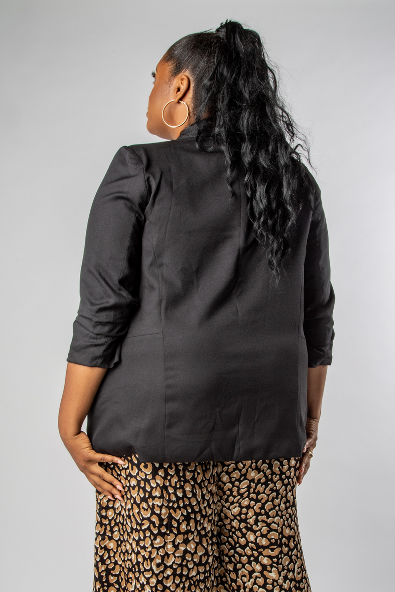PLUS SIZE WOVEN COLLARED BLAZER-MISCHUN